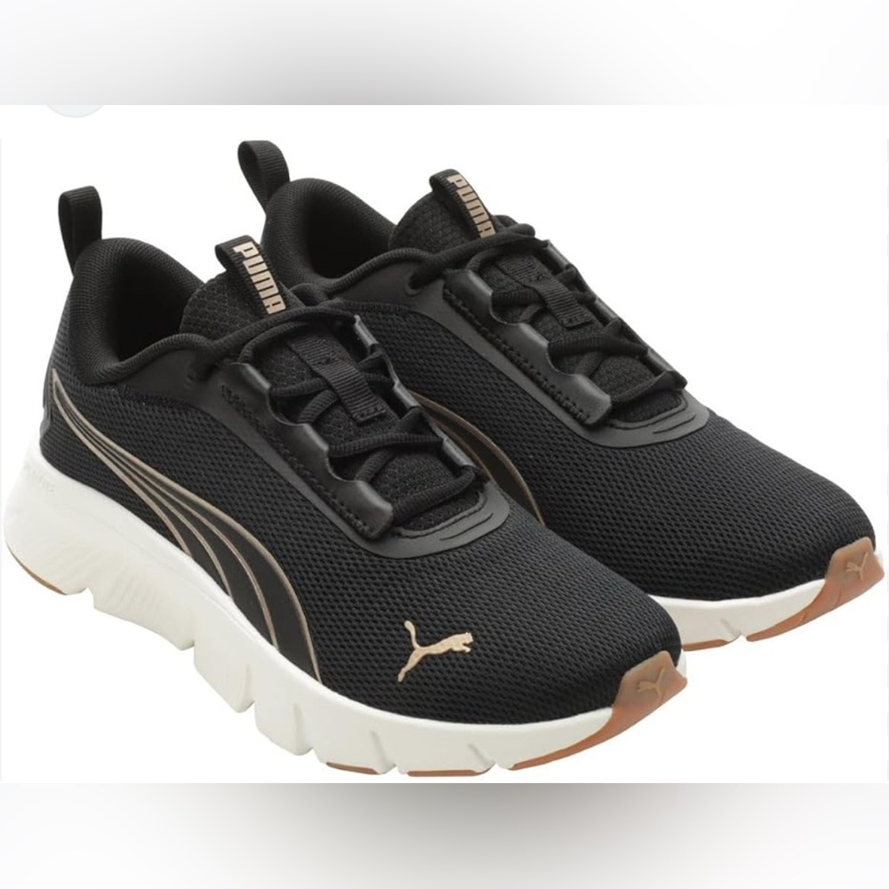 Puma Woman’s Black and White Sneakers